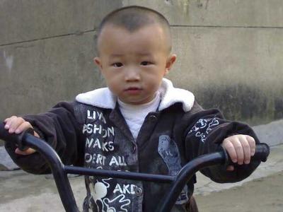寻找大额头单眼皮失踪男孩李保桐，2008年于连云港市东海县失踪