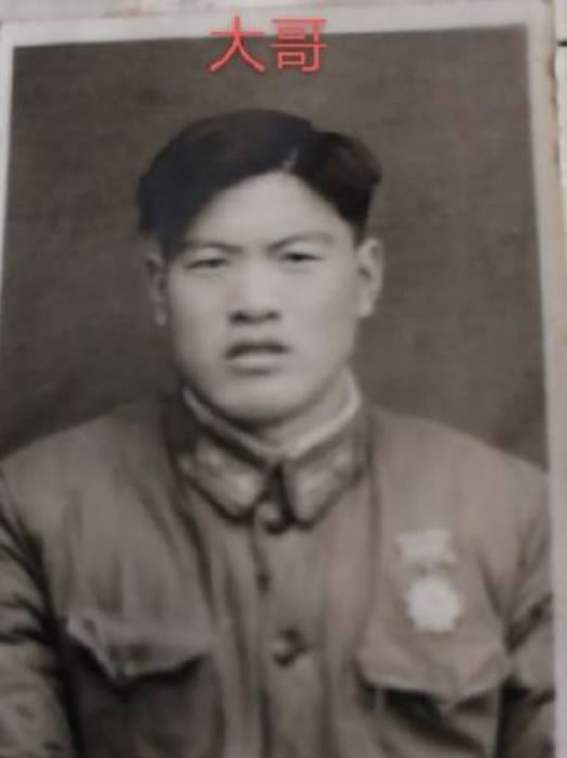 寻找李静,个头比同龄人高头旋及断 于约1945年内蒙古自治区丰镇市失踪