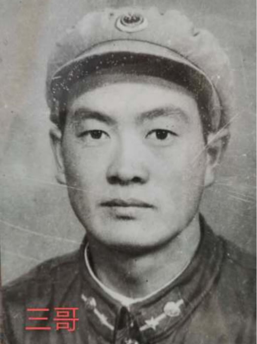 寻找李静,个头比同龄人高头旋及断 于约1945年内蒙古自治区丰镇市失踪