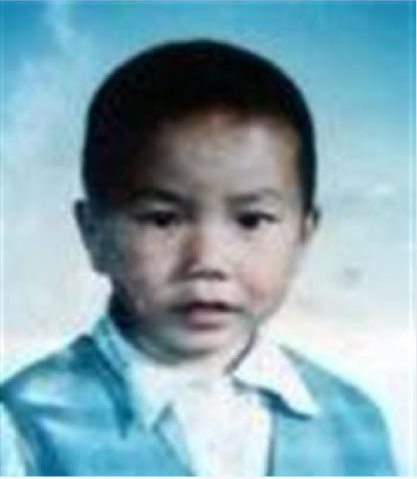 寻找唐雷飞,椎圆脸浓眉毛耳朵垂 于1994年7月20日青海省西宁市小商品批发市场失踪