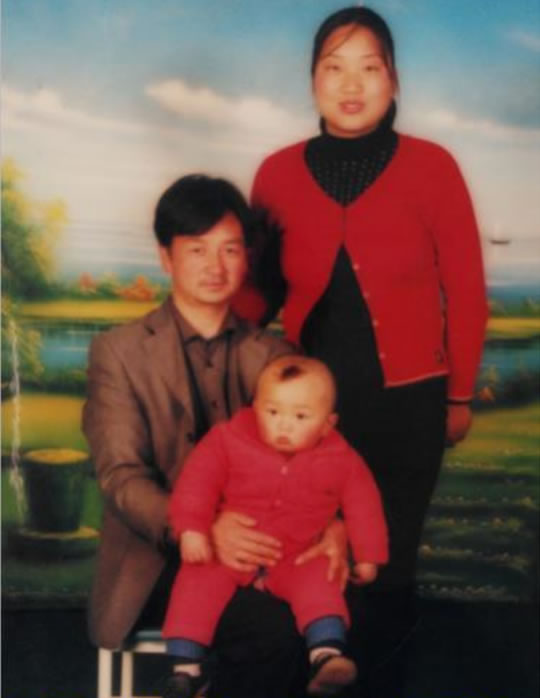寻找范亮亮,一个头旋圆头圆脸头发 于2002年12月20日甘肃省临夏回族自治州临夏市城郊镇南园村失踪
