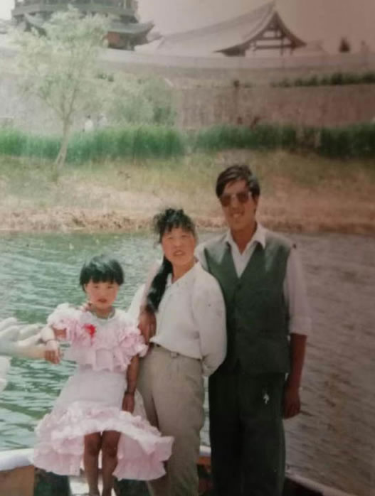 寻找苟彩红,右手上有刺青右耳朵后面 于1999-03-08内蒙古自治区包头市失踪